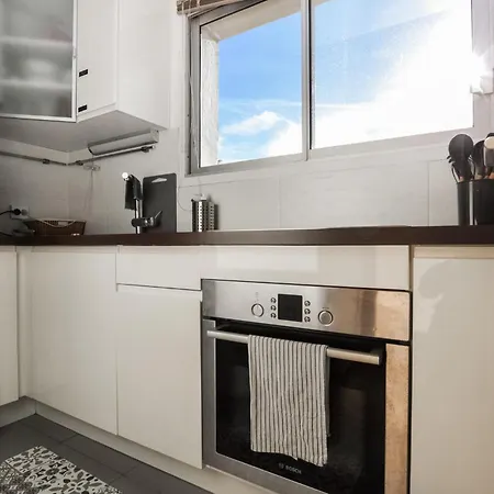 Lejlighed Awesome In With Kitchen *